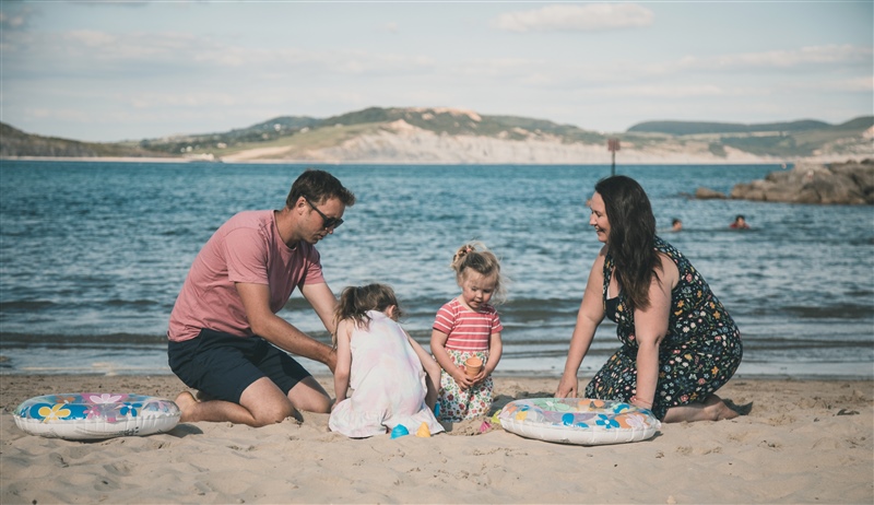 best places to eat near hive beach